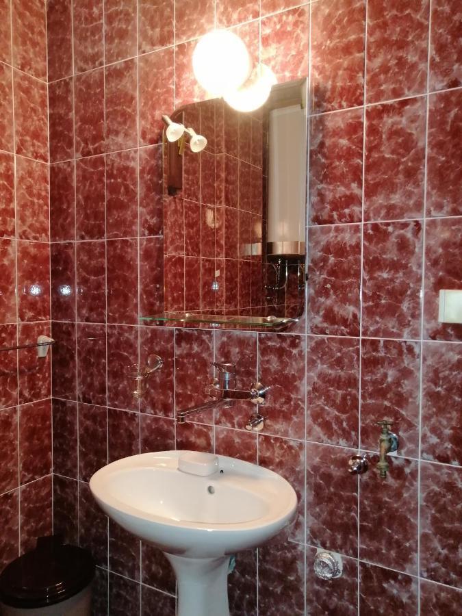 Lovely Apartment With Big Terrace In بودفا المظهر الخارجي الصورة