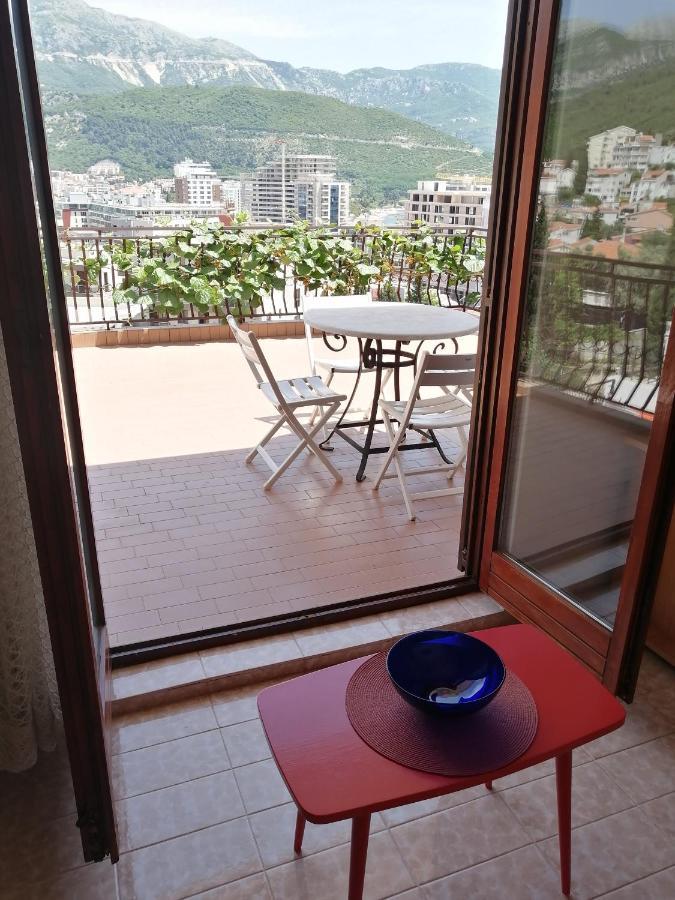 Lovely Apartment With Big Terrace In بودفا المظهر الخارجي الصورة